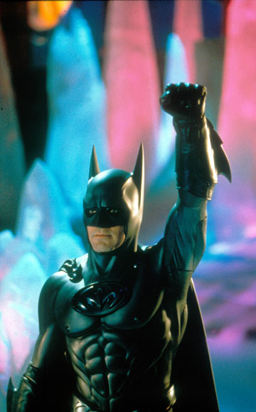 ג'ורג' קלוני בתפקיד באטמן. הגיבור האורבני המושלם (צילום: rex / asap creative)