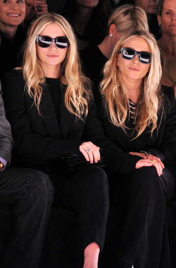 מרי קייט ואשלי אולסן. תאומות במשקפיים (צילום: gettyimages)