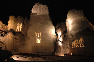 מערות בלילה