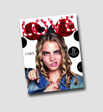 קארה דלווין חוגגת למיקי מאוס על שער מגזין LOVE