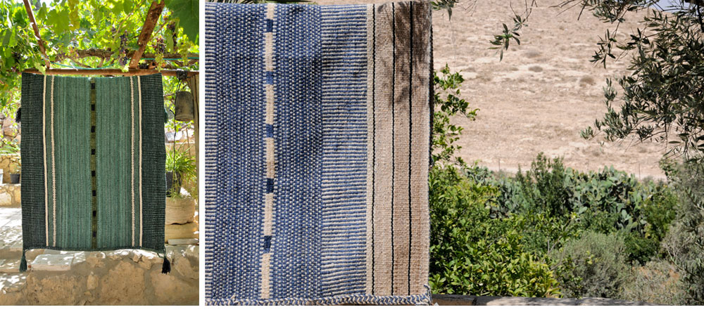 בתערוכה מוצגים גם שלושת השטיחים בקולקציה החדשה של המפעל: אריגה בעבודת יד מסורתית, אך בדוגמאות ובשילובי צבעים חדשים. בראשון דומיננטיים הצבעים הטבעיים וכחול נייבי  (צילום: איוב אבו מדיעם)