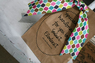 שקיות מתנה אישיות  (מתוך sweetfloweret.com)