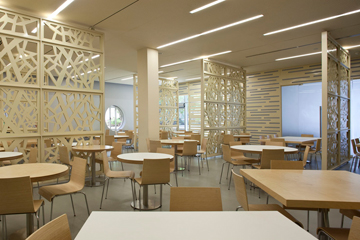 גם בדרום: המנזה באוניברסיטת בן גוריון, בעיצוב ''ברנוביץ-אמית'' (צילום: עמית גרון)