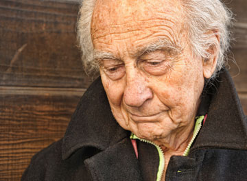 "אני רואה את החולשה והבדידות וחוסר האונים של הקשישים". צילום אילוסטרציה (צילום: shutterstock)