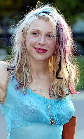 צבעים בשיער הרבה לפני קייטי פרי. קורטני לאב, 2001 (צילום: gettyimages)