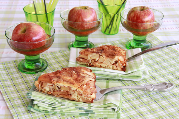 עוגת תפוחים הפוכה (צילום: אסנת לסטר)