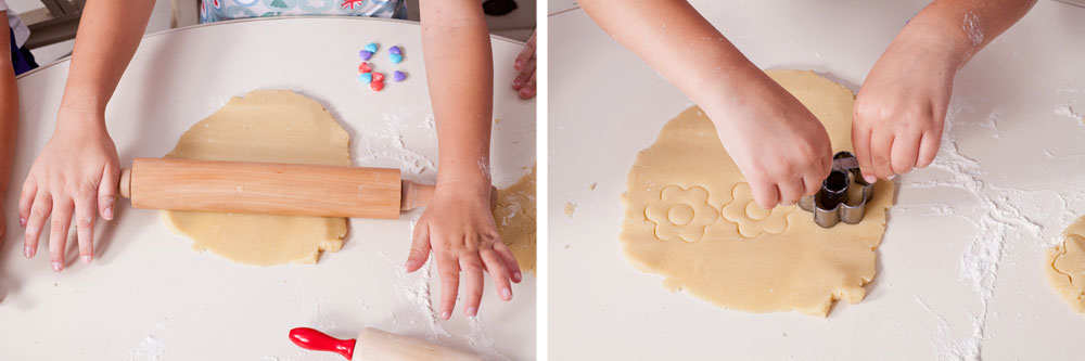 ידיים קטנות מכינות עוגיות (צילום: בועז לביא, סגנון: עמית דונסקוי)