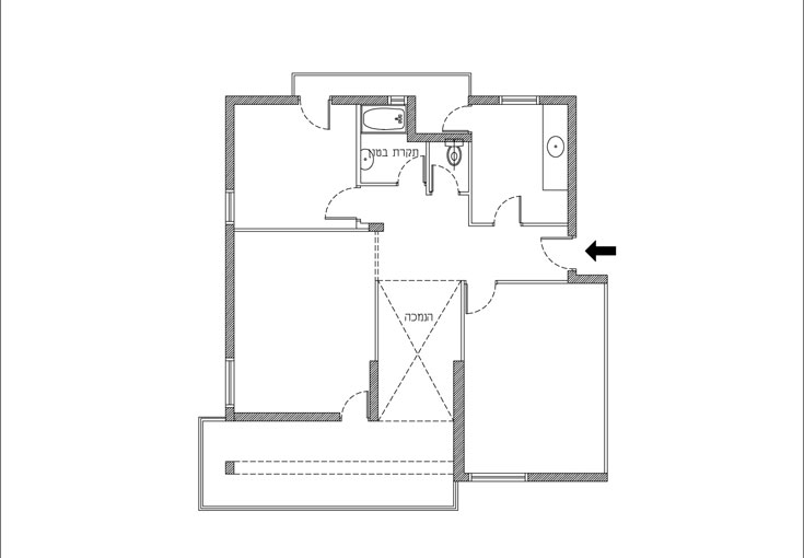 תוכנית הדירה "לפני": מטבח, שלושה חדרים ומרפסת גדולה (צילום: יונתן דר)