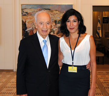 עם הנשיא לשעבר שמעון פרס (צילום: טלי שני)