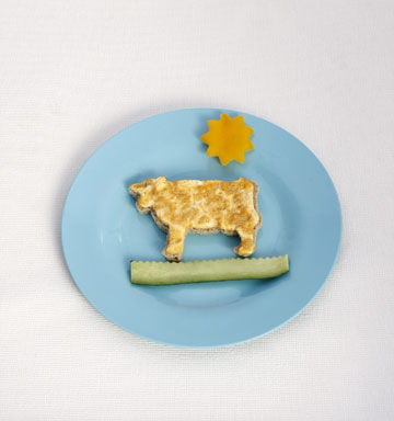 כריך חביתה בצורת פרה (צילום: אירית זילברמן)