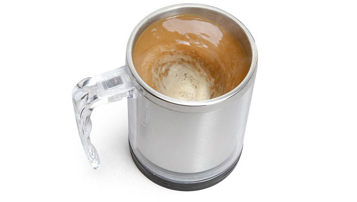 כוס קפה שמערבבת את עצמה בלחיצת כפתור. מתוך אתר  Think Geek 