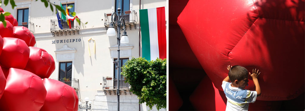גלריה פתוחה שתיכנן הצמד בסיציליה, תחת השם ''רימון''. זהו מבנה מתנפח שזכה בתחרות PPFFF המוקדשת לז'אנר הזה (צילום: Sitbon Architectes)