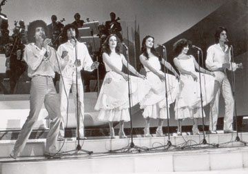 אירווויזיון 1978, "אבניבי" בביצועו של יזהר זוכה במקום הראשון (צילום: שמואל יערי)