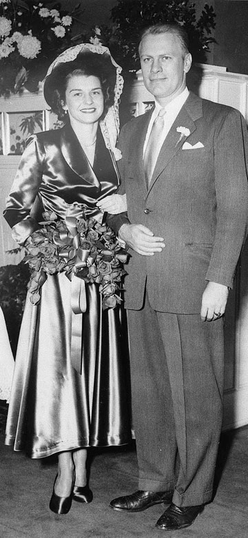 ג'ראלד ובטי פורד בחתונתם, 1948 (צילום: rex / asap creative)