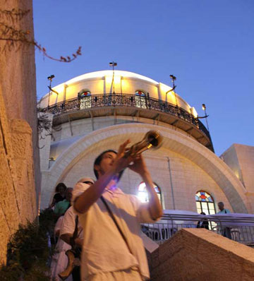 סיורי סליחות וכלייזמרים ברובע היהודי בעיר העתיקה (צילום: אייל מתן)