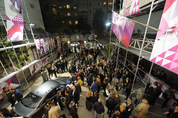 אירוע הפתיחה של שבוע העיצוב בלגרד 2014, בשכונת דורצ'ול בעיר (צילום: IgorMarinkovic)