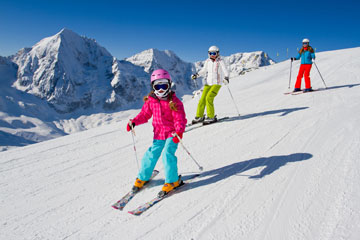 "כולם התאוששו, הילדים חזרו לעשות סקי אחרי שנה, גם ענת". תמונת אילוסטרציה (צילום: shutterstock)