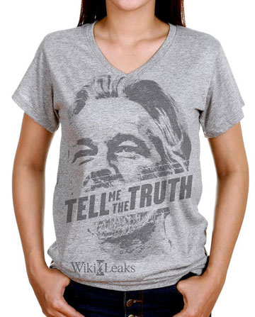 מיזם פוליטי או התמסחרות? חולצה עם דיוקן של ג'וליאן אסאנג' (מתוך wikileaks.spreadshirt.com)