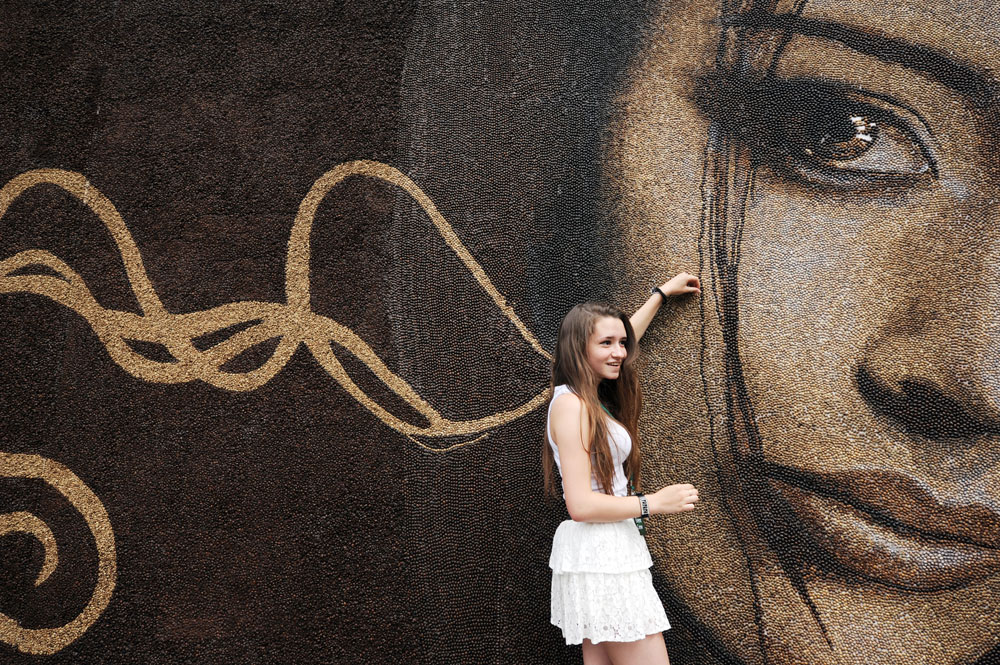 מוסקבה. ציור הקיר הגדול ביותר אי פעם העשוי מפולי קפה (צילום: gettyimages)