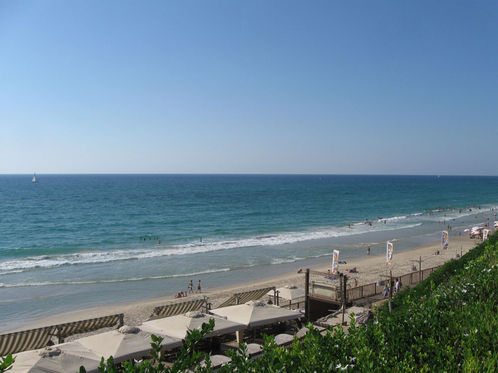 רצועת חוף מרהיבה (צילום: אריאלה אפללו)