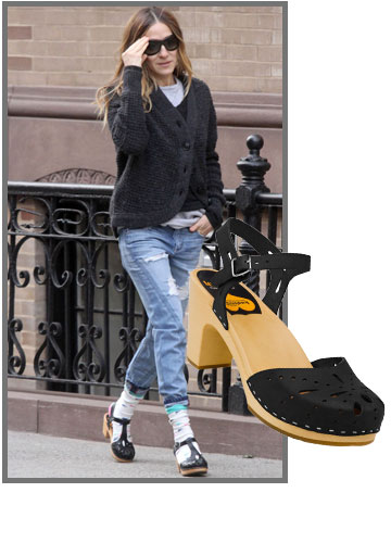 שרה ג'סיקה פרקר משלבת גרביים שיקיים של המותג HAPPY SOCKS (מחיר: 49 שקל) מתחת לסנדלי  "האסבינס"  (מחיר: 1,350 שקל). שניהם לרשת סטורי (צילום: spalshnews/asap creative)