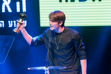 הזוכה בפרס דוגמן השנה: עומר דרור (צילום: לם וליץ סטודיו )
