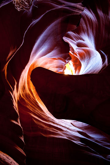 גם במערה חשוכה יש משהו מן הנשגב (צילום: Shutterstock)