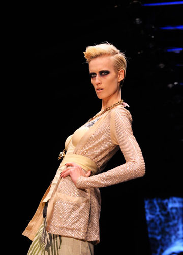 מראה רוקיסטי צעיר וחצוף. התצוגה של שוגר דדי בשבוע האופנה תל אביב 2011 (צילום: ערן סלם )