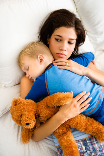 שינה משותפת: ההורים ישנים יותר או פחות? (צילום: thinkstock)