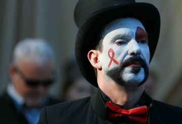 יכול לקרות לכל אחד. יום האיידס מצויין בסן פרנסיסקו (צילום: gettyimages)