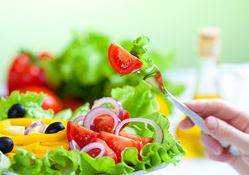 ככל שאוכלים יותר ירקות באופן קבוע, כך קטן הסיכוי להשמנה ולמחלות שונות (צילום: שאטרסטוק)