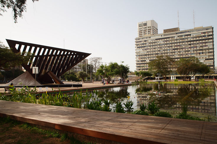 כיכר רבין בתל אביב. האדריכל הזוכה נבחר בתחרות פומבית, וזה היה מזמן (צילום: אמית הרמן )