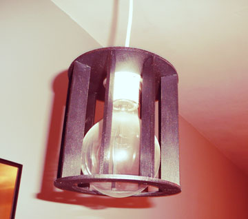 מנורה בעיצוב ביתי (צילום: ציפי גלעד)