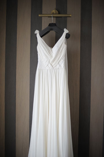 טוהר ותמימות. השמלה הלבנה (צילום: MNStudio/shutterstock)