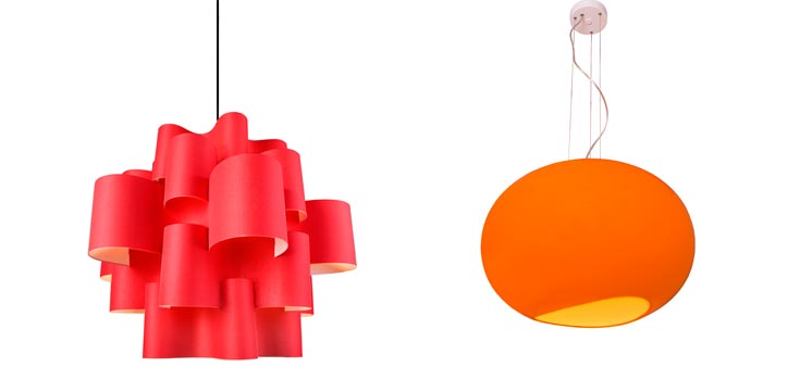 מימין: מנורת זכוכית מנופחת. משמאל: גוף תאורה מפוסל של קרבוקס. ספרה תאורה (צילום: באדיבות ספרה תאורה)