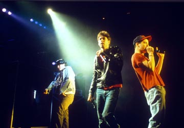 בהופעה, סוף שנות ה-80. לא מוותרים על הפאסון (צילום: רקס/א.ס.א.פ קריאייטיב)