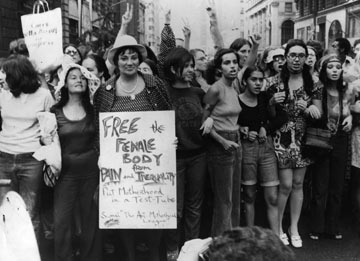 תגובת נגד לגל הפמניזם. הפגנה לזכויות האישה בשנת 1970 (צילום: gettyimages)
