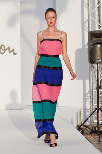 תצוגת האופנה של גדעון אוברזון לקיץ 2011 (צילום: סטודיו לם וליץ)