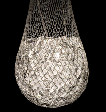 ''גרב אור''. מקור האור טמון בתוך הקריסטלים (באדיבות: Swarovski Crystal Palace / Swarovski Lighting Business)