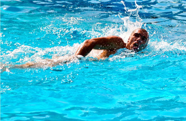 שחייה משפרת כושר? לא בהכרח (צילום: shuterstock)
