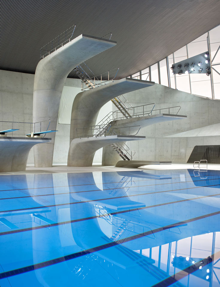 הבריכה היא עבודתה הטרייה של האדריכלית זאהה חדיד. לפניכם סדרת תמונות מהבריכה החדשה, שתהיה כנראה אחד האלמנטים הבולטים ביותר באולימפיאדה (באדיבות Zaha Hadid Architects)