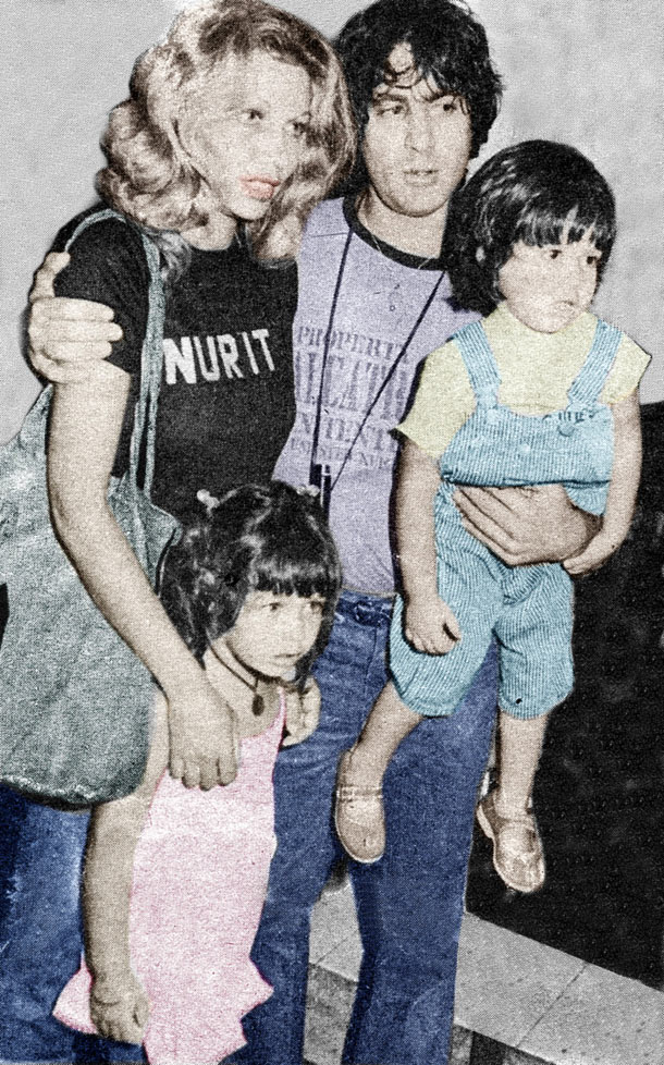 גפן עם הוריו ואחותו, תמונת ילדות (באדיבות להיטון)