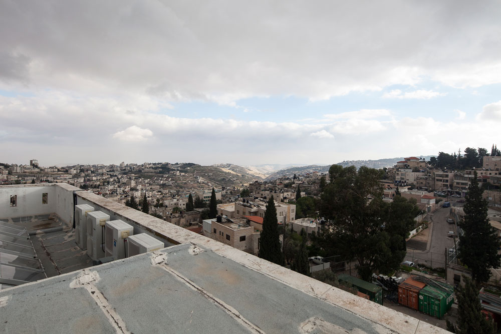 ראס אל-עמוד פוגשת עכשיו, בפעם השנייה בתוך עשור, מתחם מגורים ליהודים בלבד. הראשון הוא ''מעלה הזיתים'', שבו מתגוררות כבר כמאה משפחות מתחם מעלות דוד הר הזיתים ירושלים