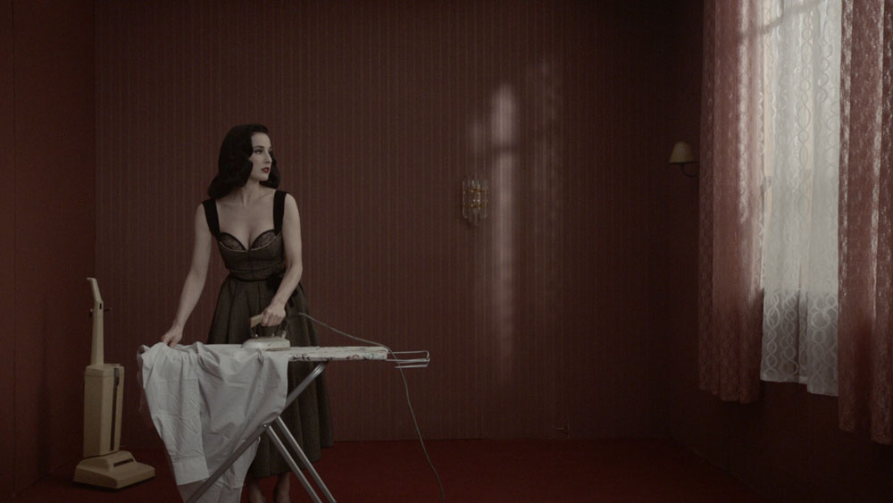 דיטה פון טיז בישראל קליפ להקת מונרכיה אנחל בונני רועי רז