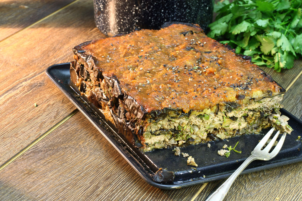 לשימוש בכתבה בלבד סיר לשבת מוסקה עם בשר כבש