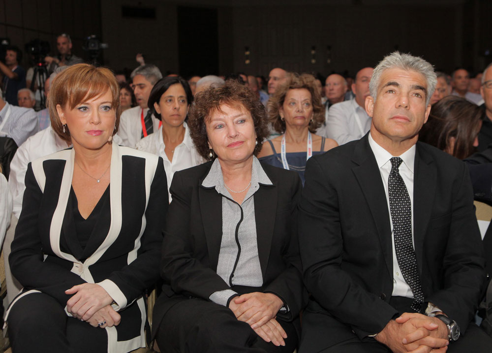 נשים נשות עסקים כלכלה שוק ההון הון סגנון לבוש קרנית פלוג