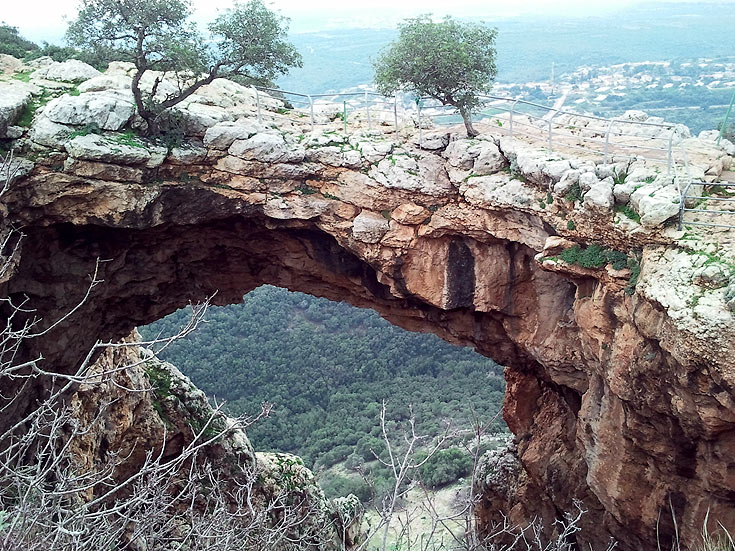 תצפית עוצרת נשימה. מערכת קשר מערת קשת