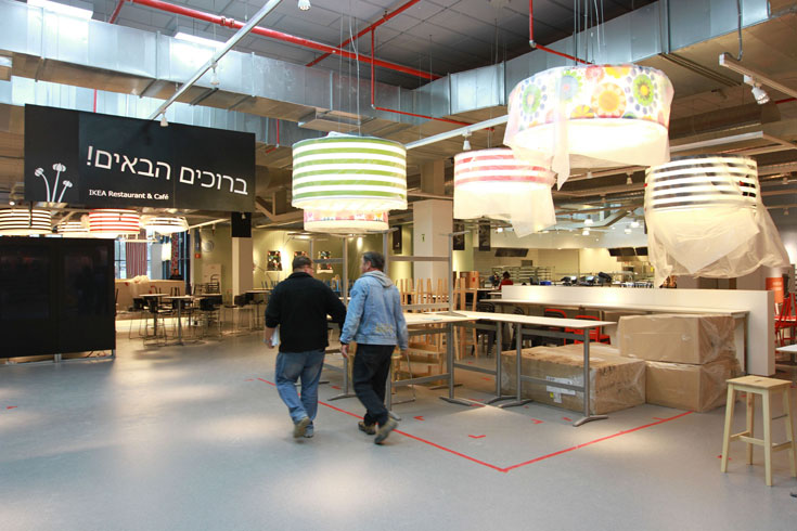 המסעדה כמעט הכפילה את גודלה, ושובצו בה פריטים עיצוביים מהחנות. יש גם אספרסו בר נפרד וחלבי, כלומר, תוכלו לשתות הפוך אמיתי איקאה החדשה בנתניה נפתחת מחדש