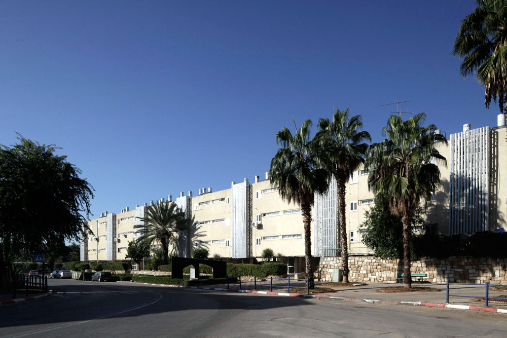 יותר קשה לתקן נזקים בעיר ישנה מאשר להתעלם מהם ולבנות שכונה חדשה, במיוחד כאשר יש משבר דיור. אך יש הצעות חלופיות קרית גת יאיר לפיד