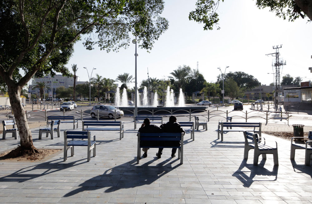 קרית גת, בשבוע שעבר. השכונה החדשה תאכלס 25 אלף בני אדם, ולכן מדובר כמעט בעיר. הנזק עלול להיות משיכת אוכלוסיות חזקות מקרית גת החוצה קרית גת יאיר לפיד